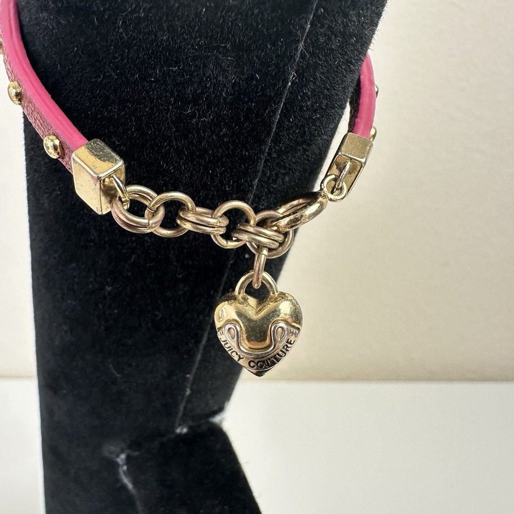 Y2K Vtg‎ Juicy Couture Puff Heart Gold Tone w/Fuchsia Leather Band Bracelet 7"